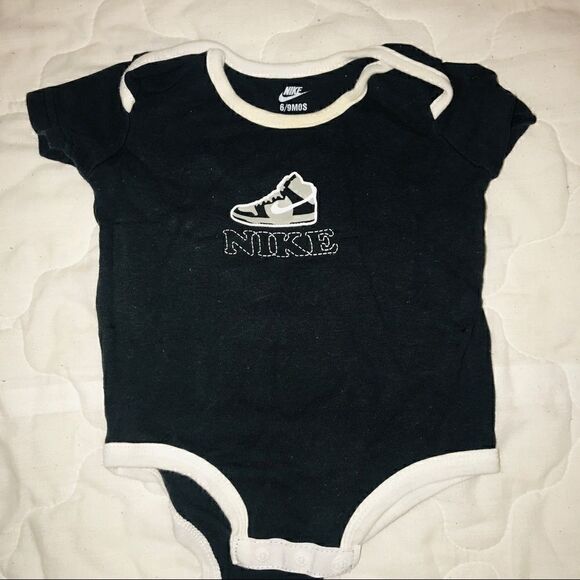 Nike one piece   - Picture 1 of 1